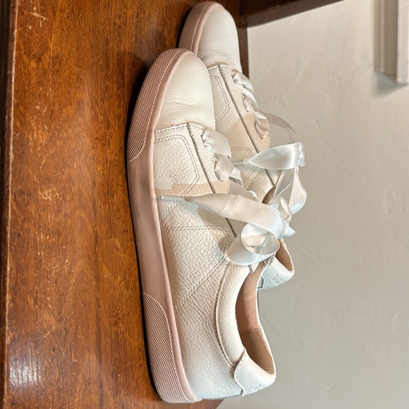 Vionic Chantelle Sneaker size 6.5 - Picture 3 of 8